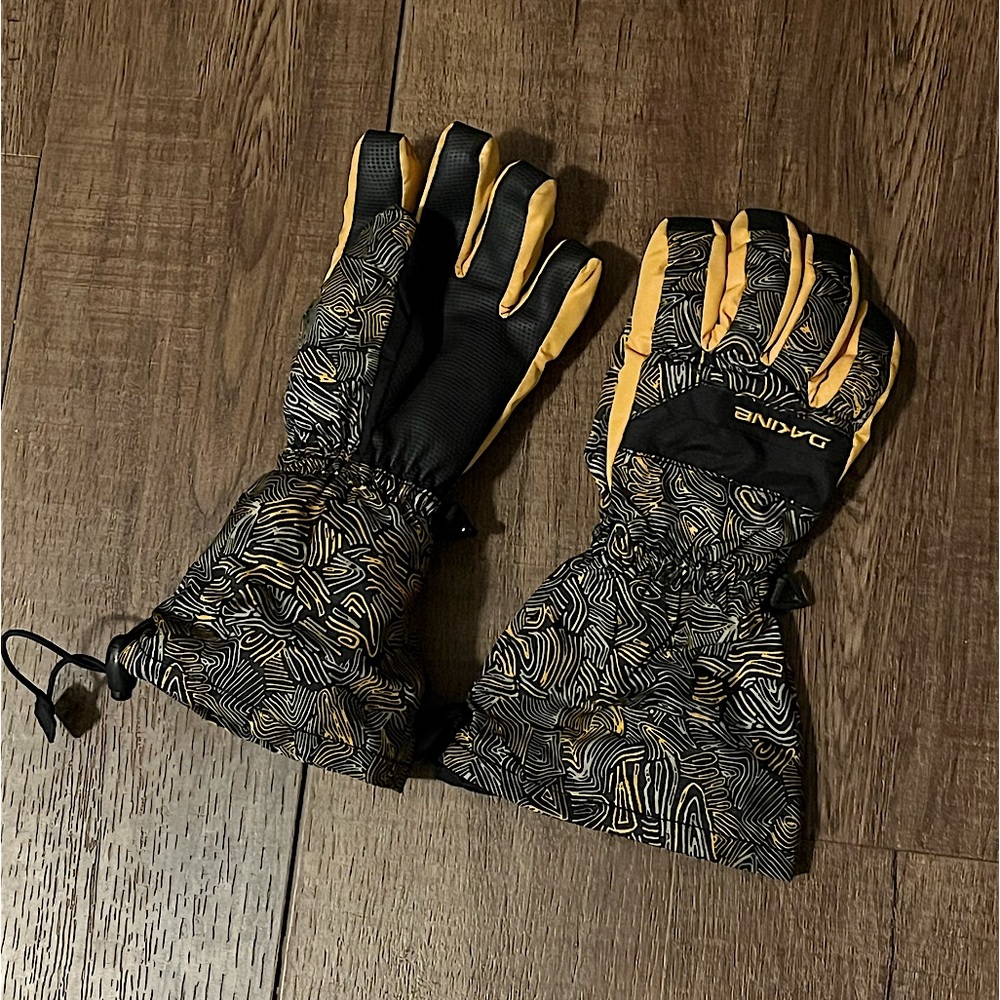 Women’s snow gloves